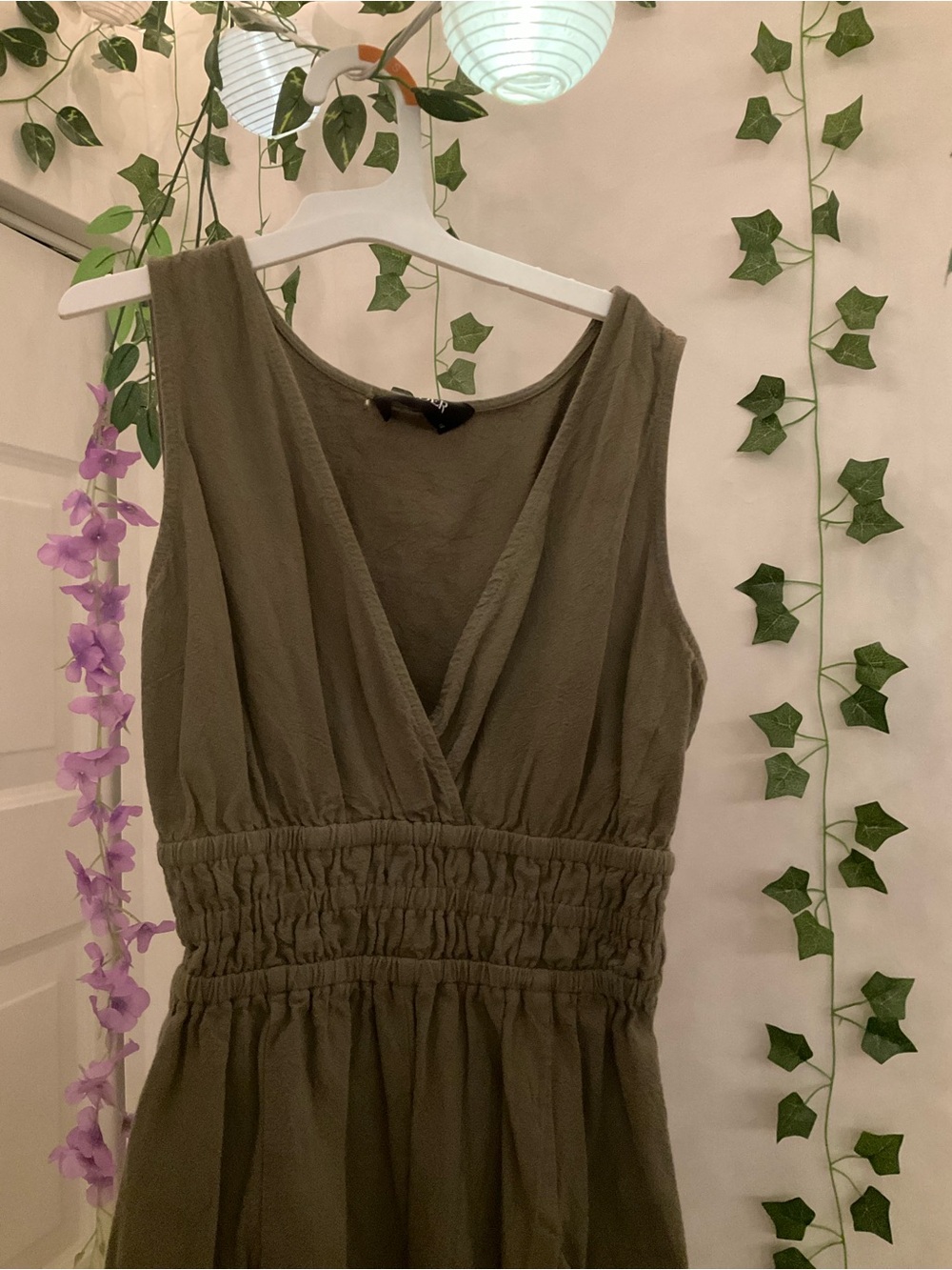 Cider Olive Green Sleeveless V-Neck Midi Dress